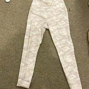 gray camo leggings!!